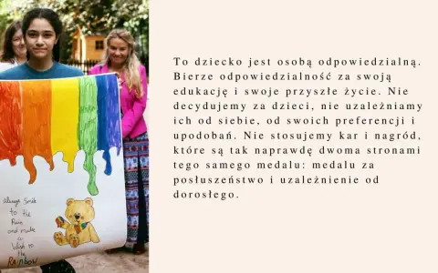 Dziewczynka z tęczowym rysunkiem i misiem. Cytaty Marii Montessori o odpowiedzialności dzieci.